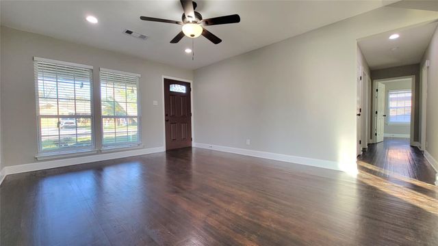 4311 Knotty Oaks Trail, Houston, TX 77045