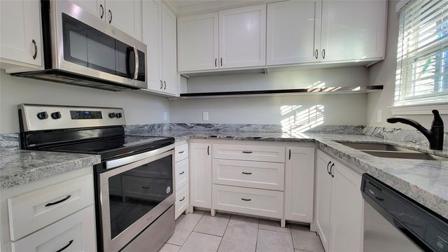 4311 Knotty Oaks Trail, Houston, TX 77045