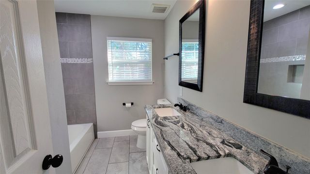 4311 Knotty Oaks Trail, Houston, TX 77045