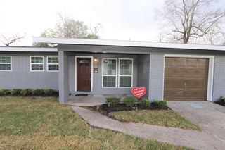 4311 Knotty Oaks Trail, Houston, TX 77045