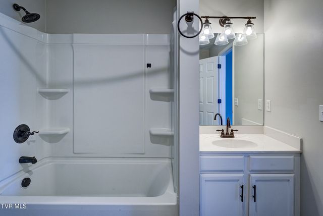 121 Saint James Place, Bristol, TN 37620