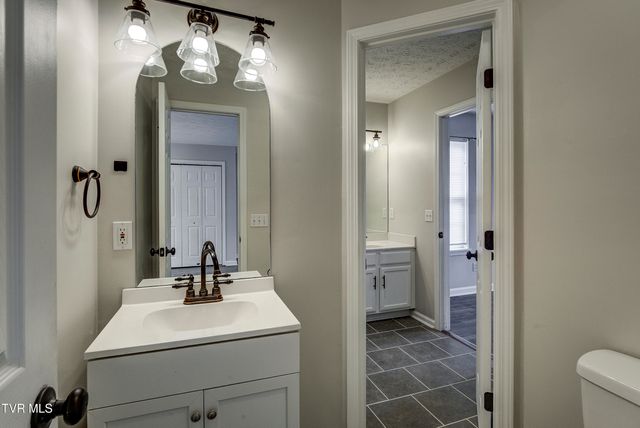 121 Saint James Place, Bristol, TN 37620