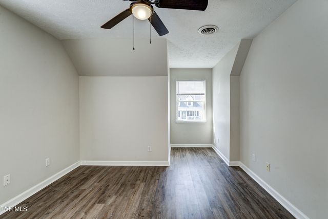 121 Saint James Place, Bristol, TN 37620