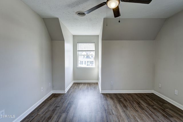 121 Saint James Place, Bristol, TN 37620