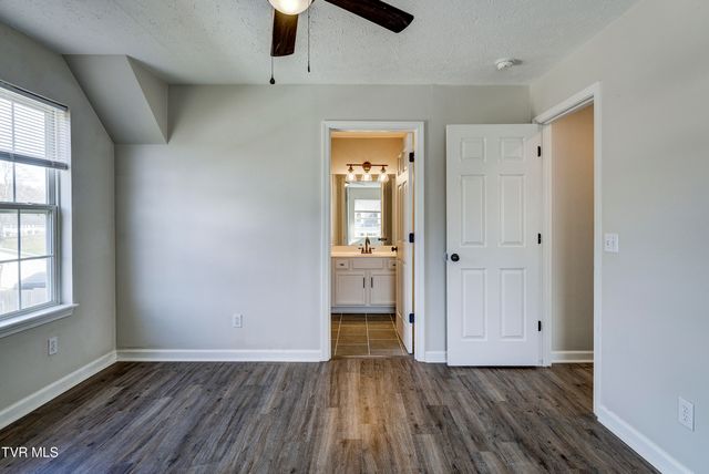 121 Saint James Place, Bristol, TN 37620