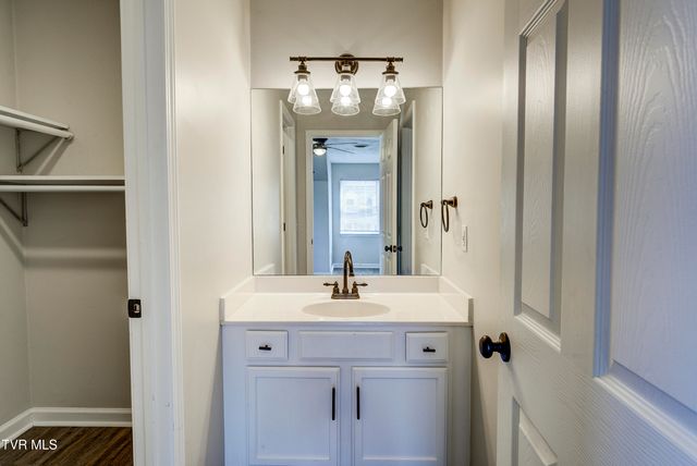 121 Saint James Place, Bristol, TN 37620