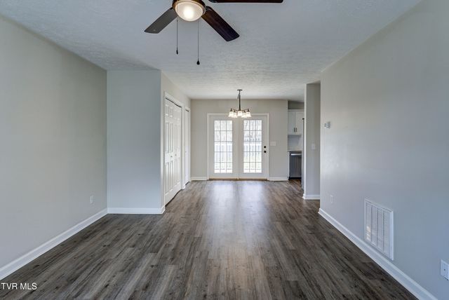 121 Saint James Place, Bristol, TN 37620