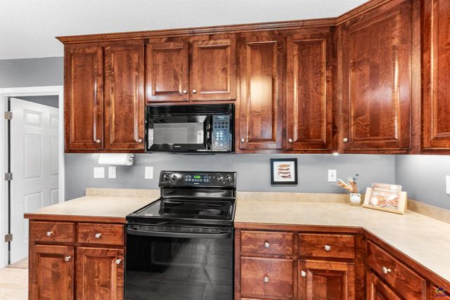 418 Covington Cove, Byron, GA 31008
