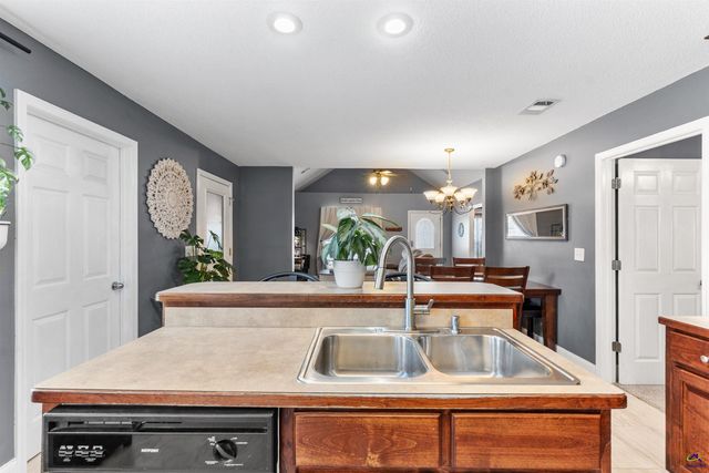 418 Covington Cove, Byron, GA 31008