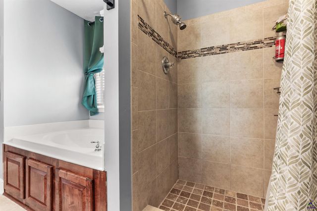 418 Covington Cove, Byron, GA 31008