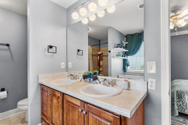 418 Covington Cove, Byron, GA 31008