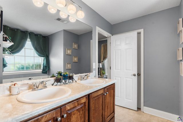 418 Covington Cove, Byron, GA 31008