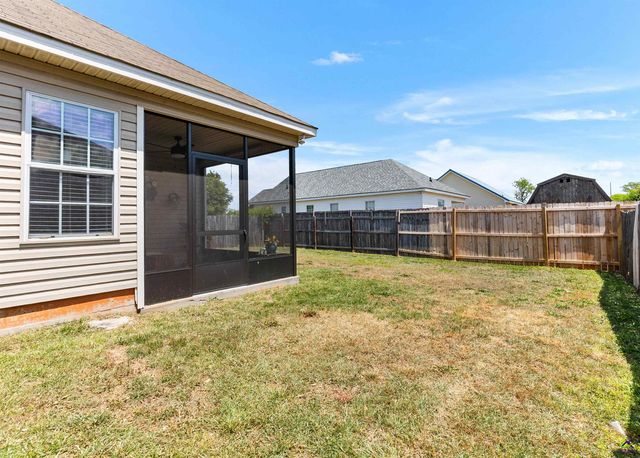 418 Covington Cove, Byron, GA 31008