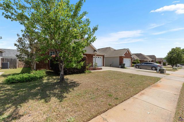 418 Covington Cove, Byron, GA 31008