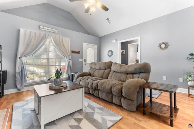 418 Covington Cove, Byron, GA 31008