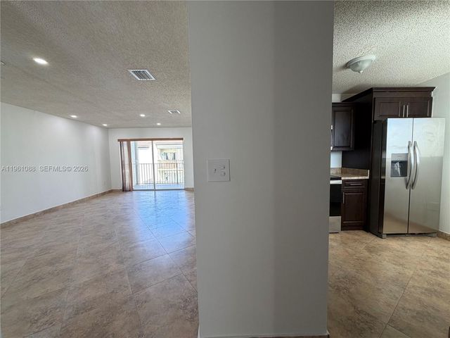 1181 NW 125th Pl 203, Miami, FL 33182