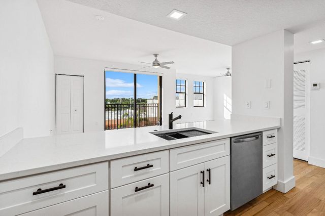 511 Lucerne Avenue 416, Lake Worth Beach, FL 33460