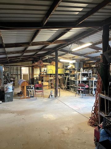 1019 W Washington St, Marfa, TX 79843