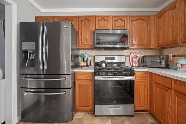 232 Stamford Lane, Romeoville, IL 60446