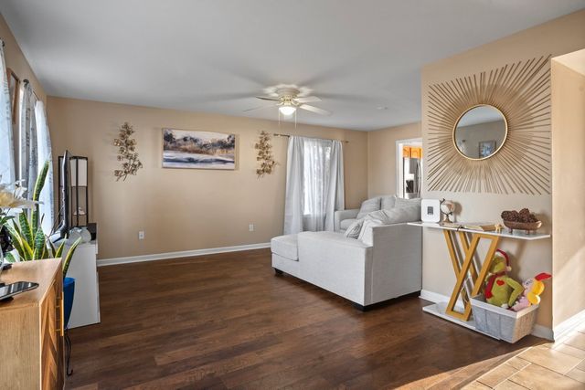 232 Stamford Lane, Romeoville, IL 60446