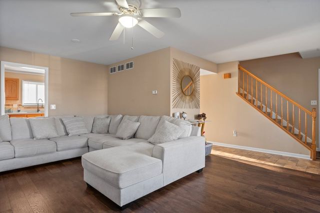 232 Stamford Lane, Romeoville, IL 60446