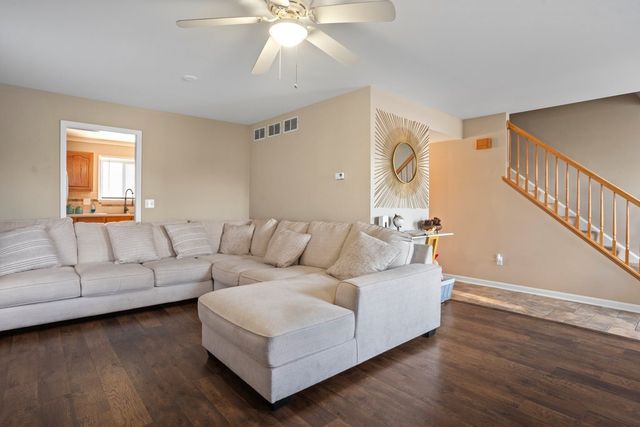 232 Stamford Lane, Romeoville, IL 60446