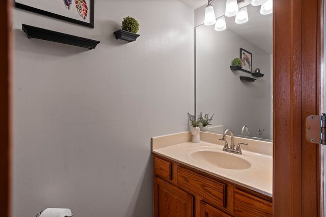 232 Stamford Lane, Romeoville, IL 60446