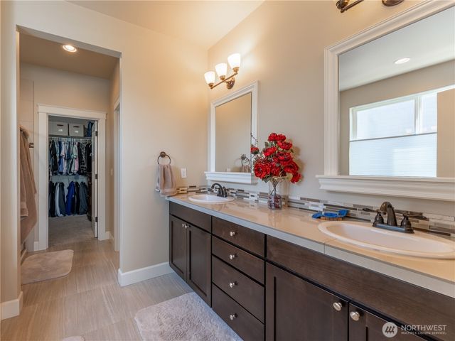 1974 Legendary Lane SE, East Wenatchee, WA 98802