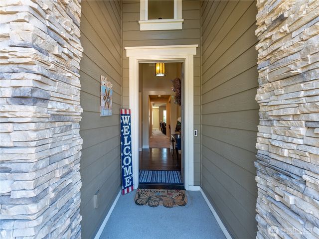 1974 Legendary Lane SE, East Wenatchee, WA 98802