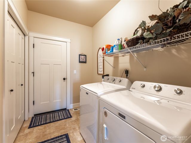 1974 Legendary Lane SE, East Wenatchee, WA 98802