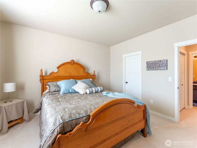 1974 Legendary Lane SE, East Wenatchee, WA 98802