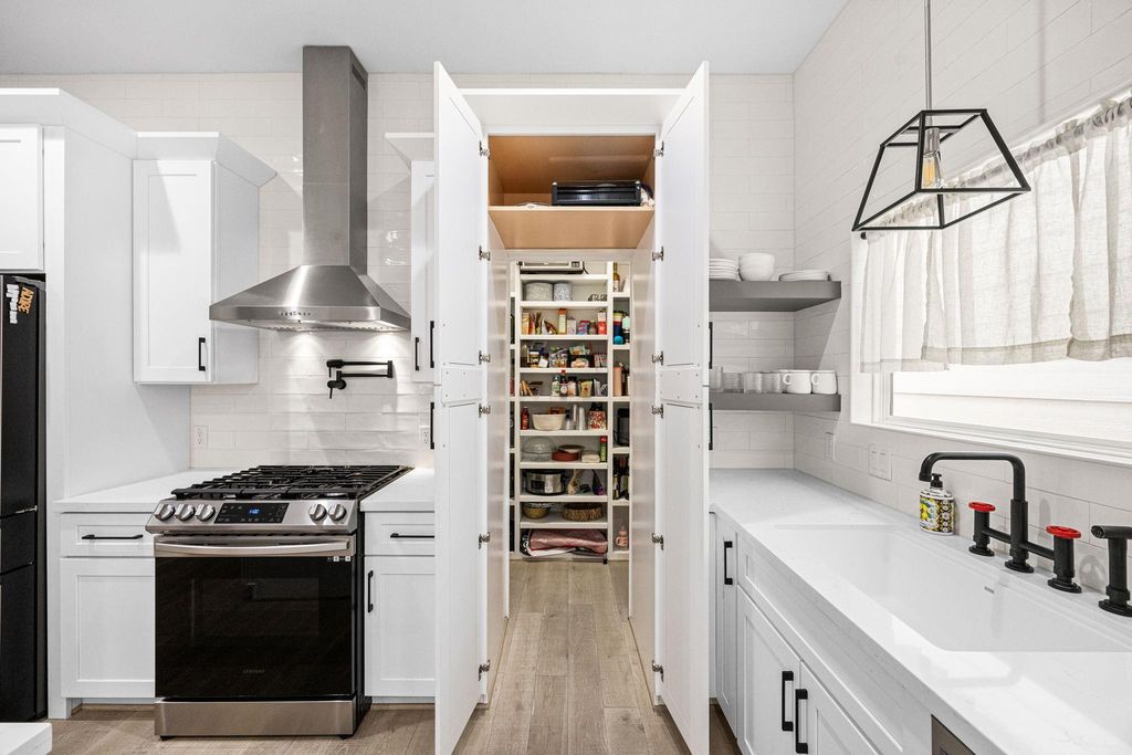 317 Sikes Street, Houston, TX 77018