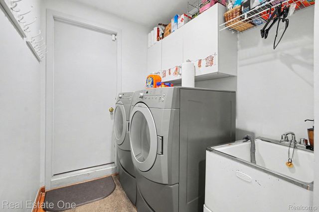 5505 Walnut Circle W, West Bloomfield Charter Township, MI 48322