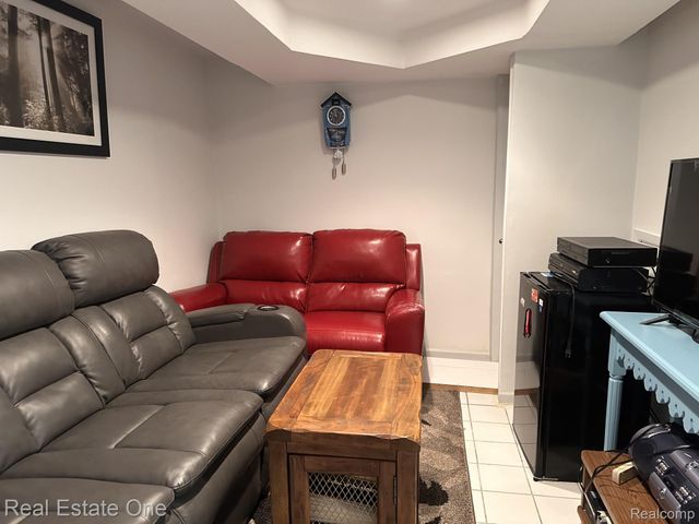 5505 Walnut Circle W, West Bloomfield Charter Township, MI 48322