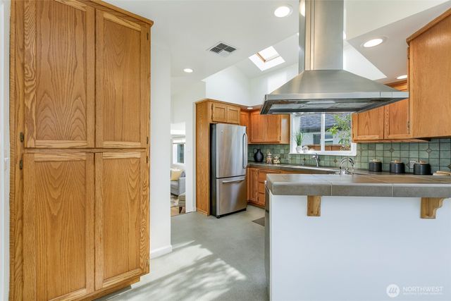 12044 2nd Avenue NW, Seattle, WA 98177