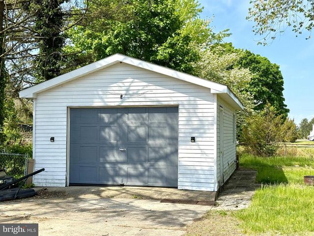 704 N MAIN ST, Clayton, NJ 08312