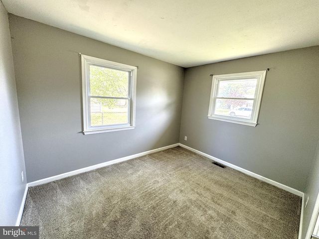 704 N MAIN ST, Clayton, NJ 08312