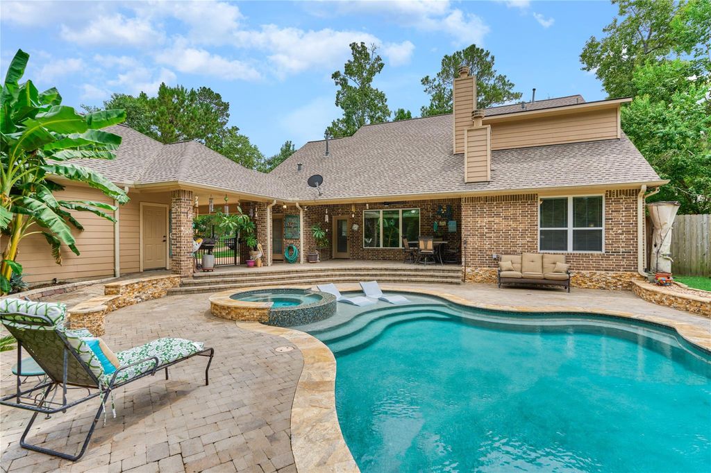54 Brookefield Circle, Magnolia, TX 77355