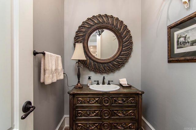 60 Sologne Cir, Little Rock, AR 72223