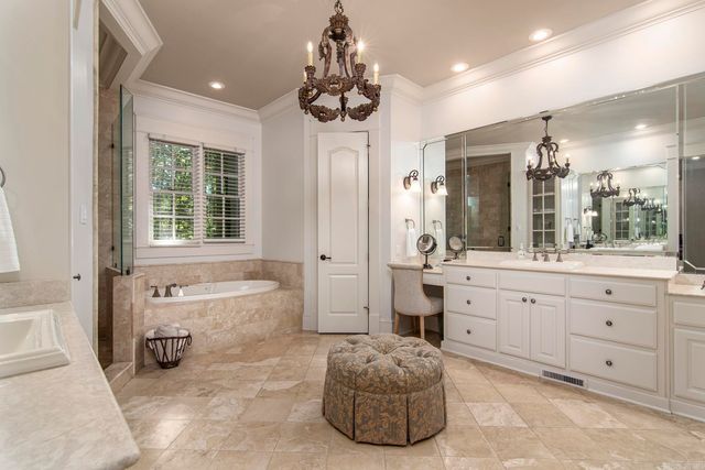 60 Sologne Cir, Little Rock, AR 72223