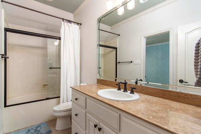 60 Sologne Cir, Little Rock, AR 72223