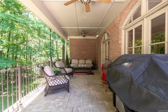 60 Sologne Cir, Little Rock, AR 72223