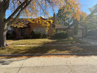 1910 Mcmillan Street, Dearborn, MI 48128