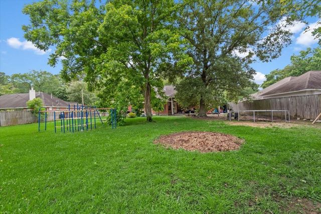 1002 Westwood North Drive, Magnolia, TX 77354