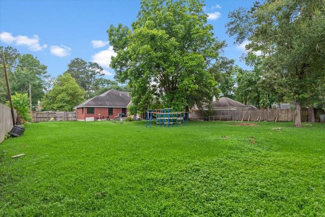 1002 Westwood North Drive, Magnolia, TX 77354