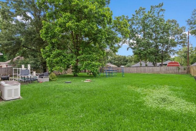 1002 Westwood North Drive, Magnolia, TX 77354