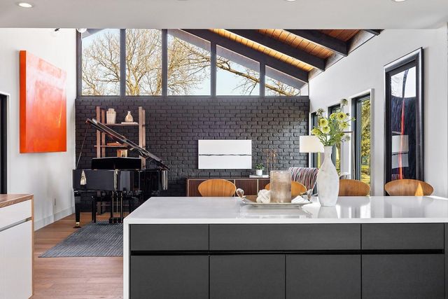 6827 Kingston Circle N, Golden Valley, MN 55427