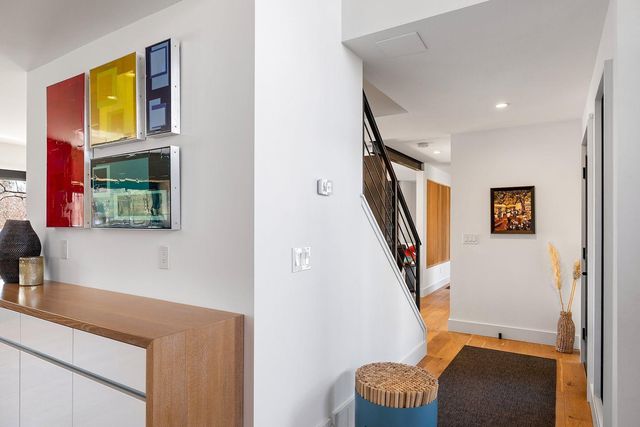 6827 Kingston Circle N, Golden Valley, MN 55427