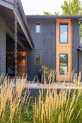 6827 Kingston Circle N, Golden Valley, MN 55427