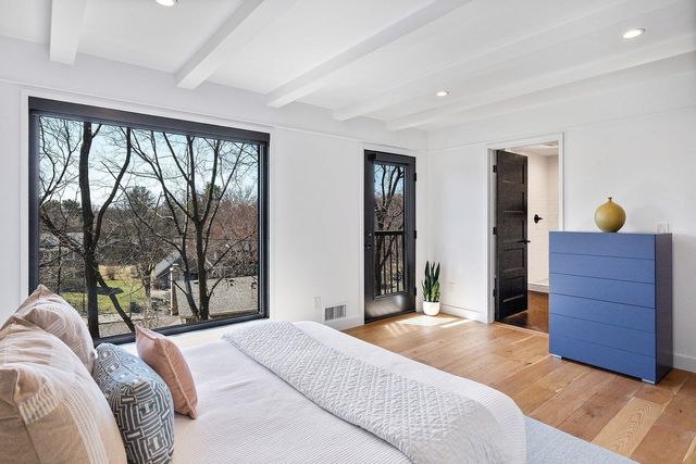 6827 Kingston Circle N, Golden Valley, MN 55427